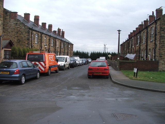 File:ThorpeOnTheHillLeeds(StevePartridge)Feb2006.jpg