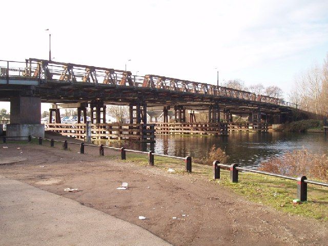 File:WaltonBridge.jpg