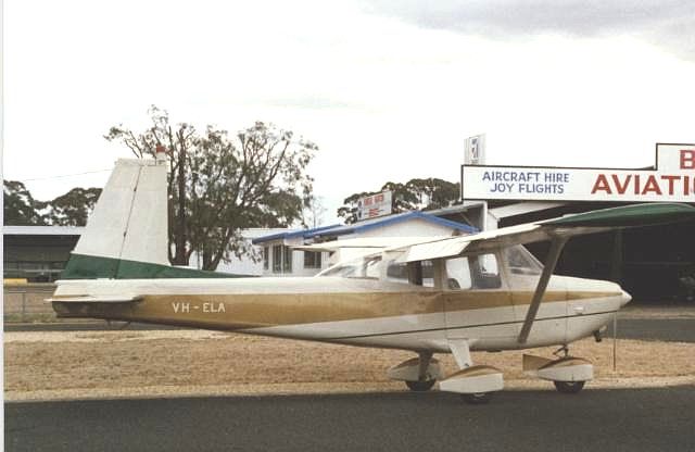 File:Aero Commander 100 Bendigo 1988.jpg