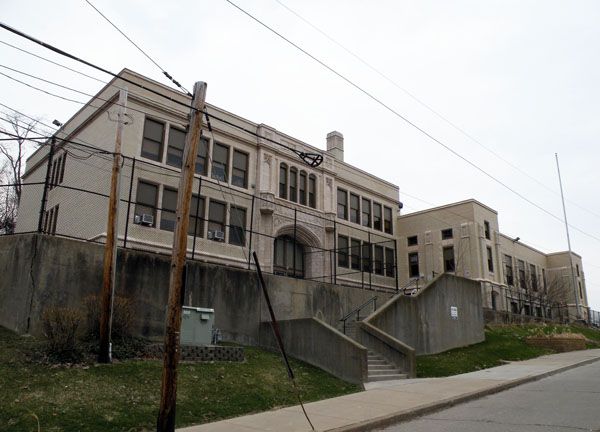 File:BeechwoodElementarySchool.jpg