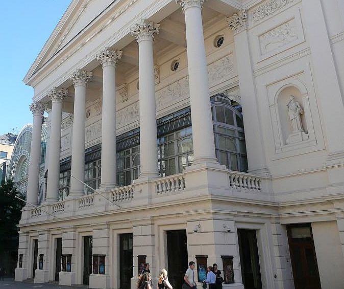 File:Covent Garden Opera House.jpg