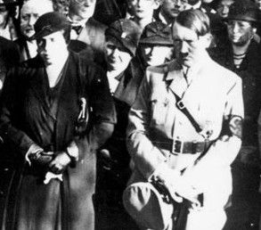 File:Helene Bechstein & Adolf Hitler.jpg