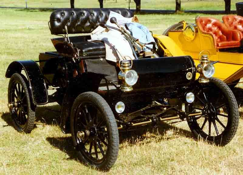 File:Oldsmobile Curved Dash Runabout 1905.jpg