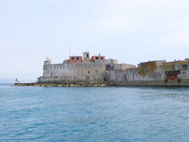 File:Outer Breakwater, Portland Harbour.jpg