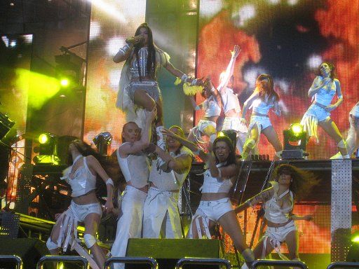 File:Ruslana's Charity Concert.jpg