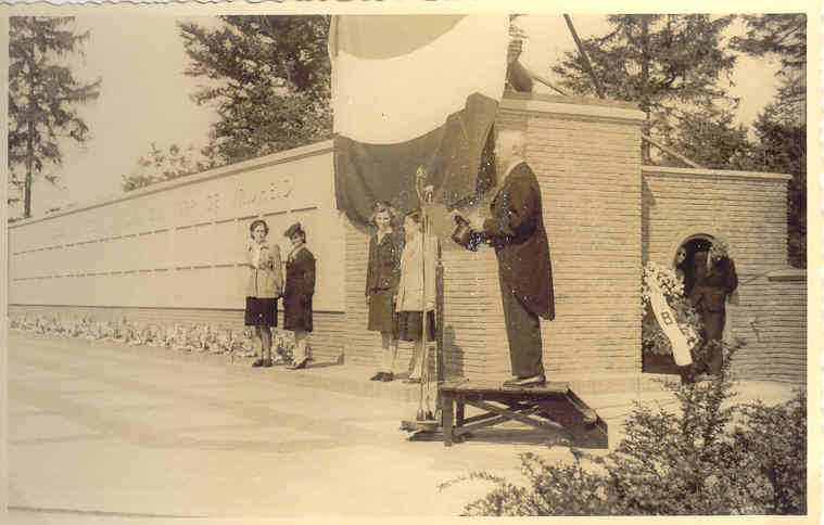 File:Toespraak Mausoleum Zwerus de Nooij.jpg