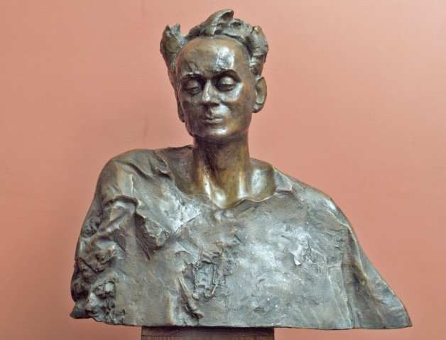 File:Wojciech Kilar bust.jpg