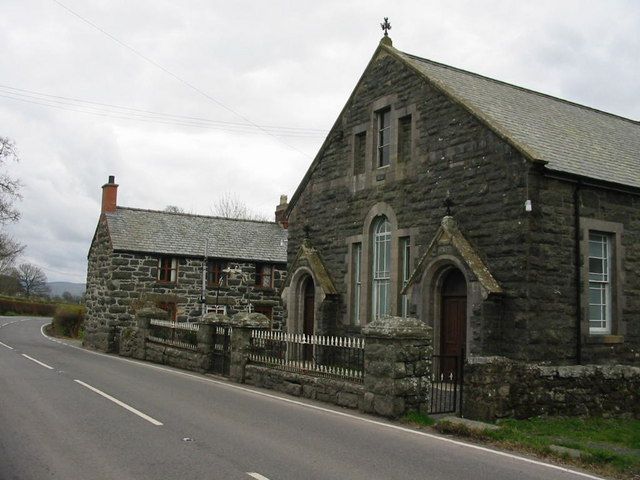 File:Chapel - geograph.org.uk - 396603.jpg