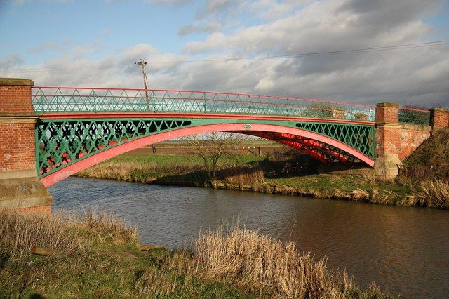 File:Hibaldstow Bridge - geograph.org.uk - 1596654.jpg