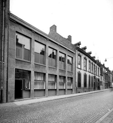 File:Maastricht, Brusselsestraat 75, Stadsacademie.jpg