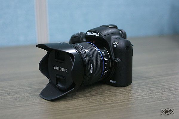 File:Samsung NX10.jpg