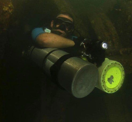 File:Sidemount cylinder partial removal-crop.jpg