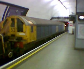 File:Battery-loco at Euston.jpg