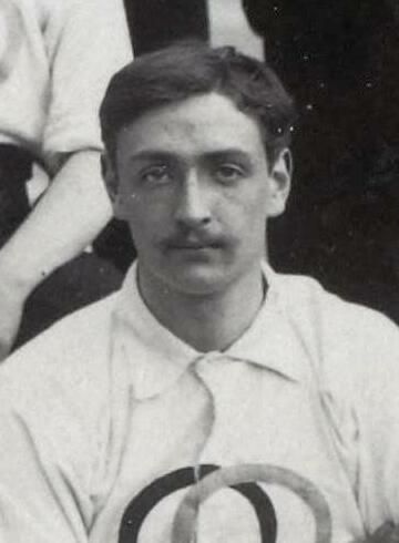 File:Fernand Canelle - France football 1900 (cropped).jpg