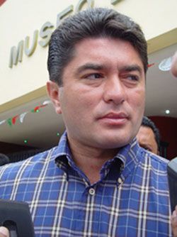 File:GonzalezCanto.jpg