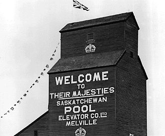 File:Grain Elevator Saskatchewan Royal Visit 1939.jpg