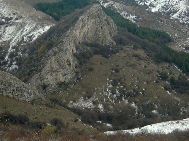 File:Gurgulyat, pekluk.jpg