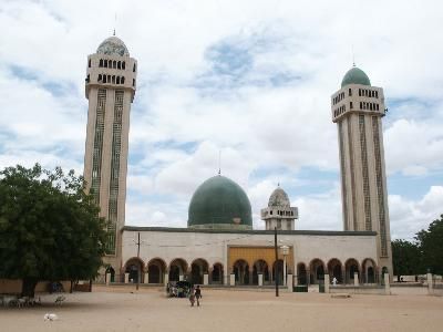 File:MedinaBaayMosque.jpg