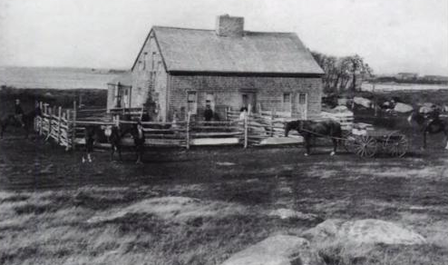 File:Nonamesset farmhouse Massachusetts byAHFolsom.png