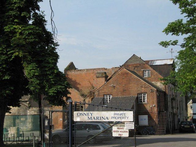 File:Osney Marina - geograph.org.uk - 1380862.jpg