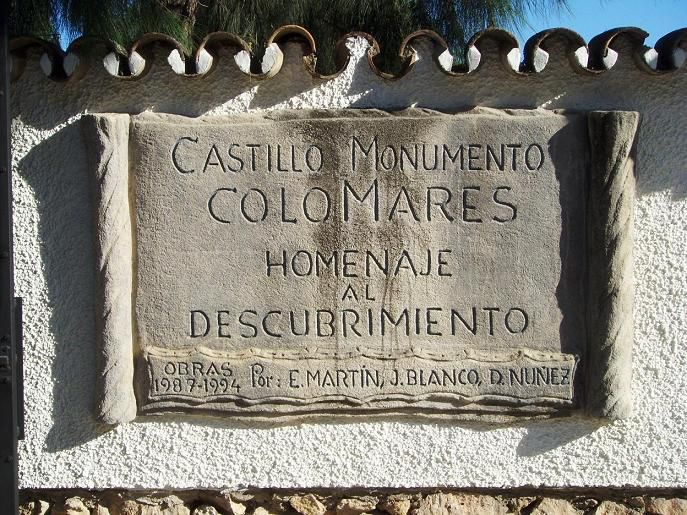 File:Plaque of Castillo de Colomares.JPG