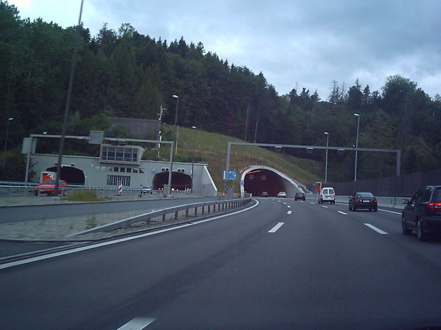 File:Baregg Tunnel Complex.jpg