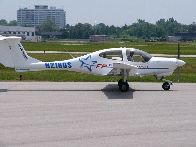 File:DiamondDA40FPN218DS.jpg