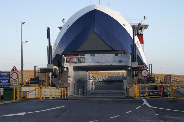 File:Ferry's maw - geograph.org.uk - 687656.jpg