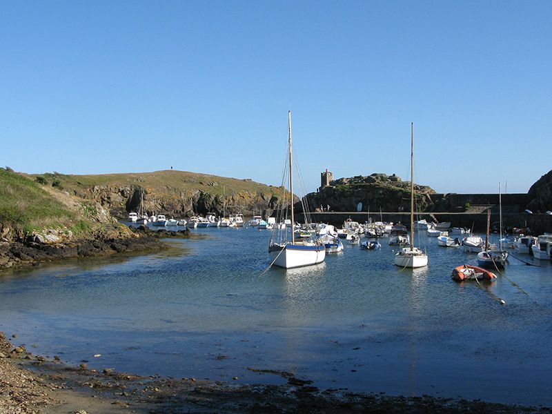 File:Ile yeu port de la meule.JPG