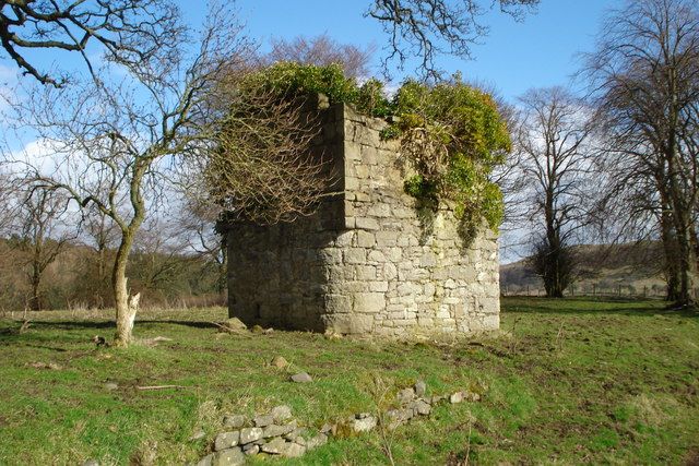 File:Lochcote Tower - geograph.org.uk - 1201215.jpg