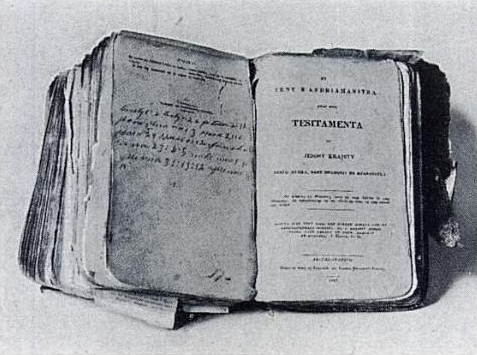 File:Malagasy bible.png