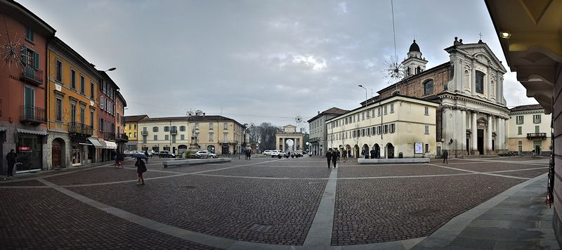 File:Piazza-garibaldi.jpg