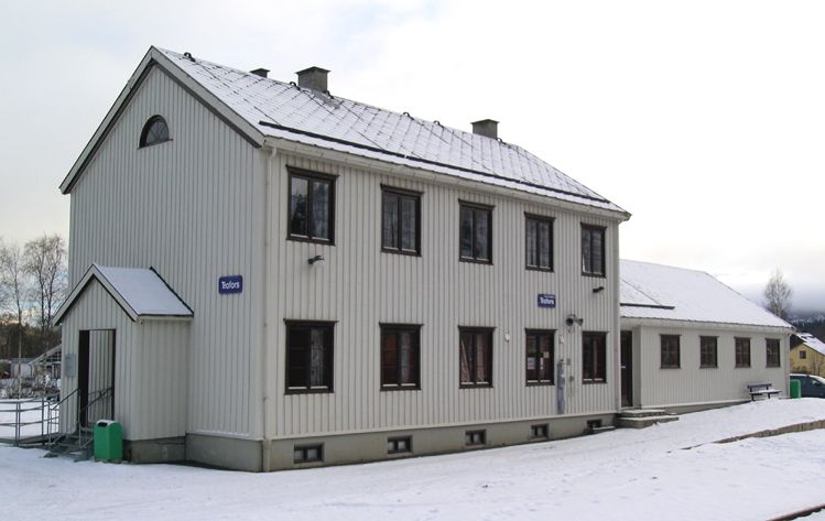 File:Trofors jernbanestasjon.jpg