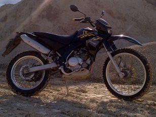 File:Yamaha XT125-R cropped.jpg