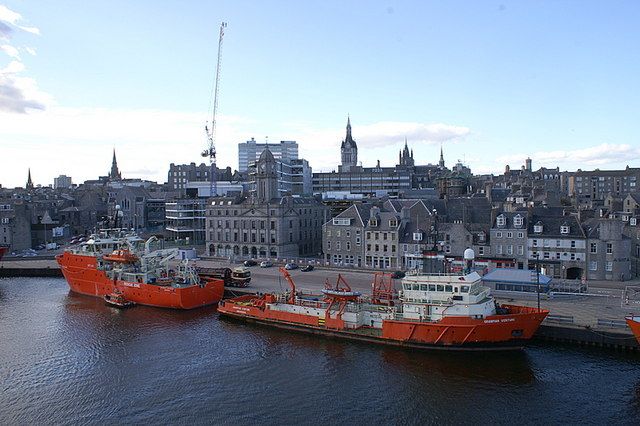 File:Aberdeen harbour - geograph.org.uk - 1248009.jpg