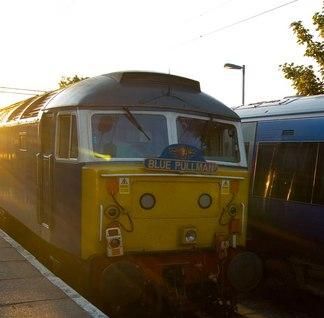 File:Blue Pullman headboard on 47712 Artemis.jpg