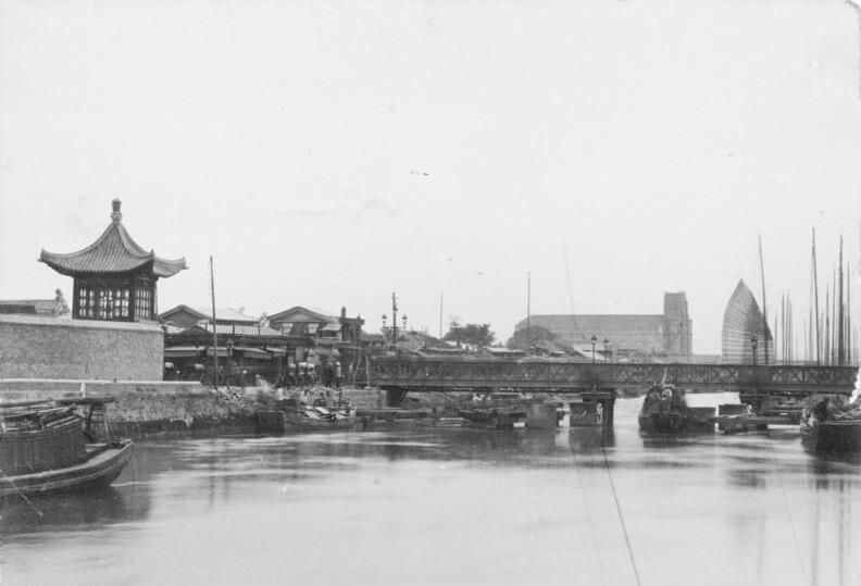 File:Bundesarchiv Bild 116-127-011, Tientsin, Brücke über Fluss.jpg