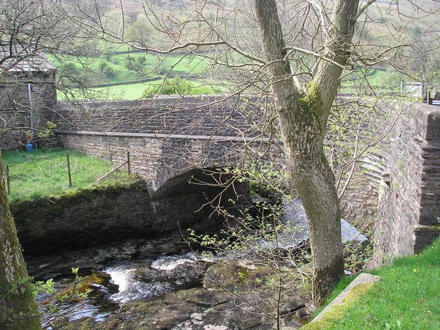 File:Kirk Bridge - geograph.org.uk - 418117.jpg