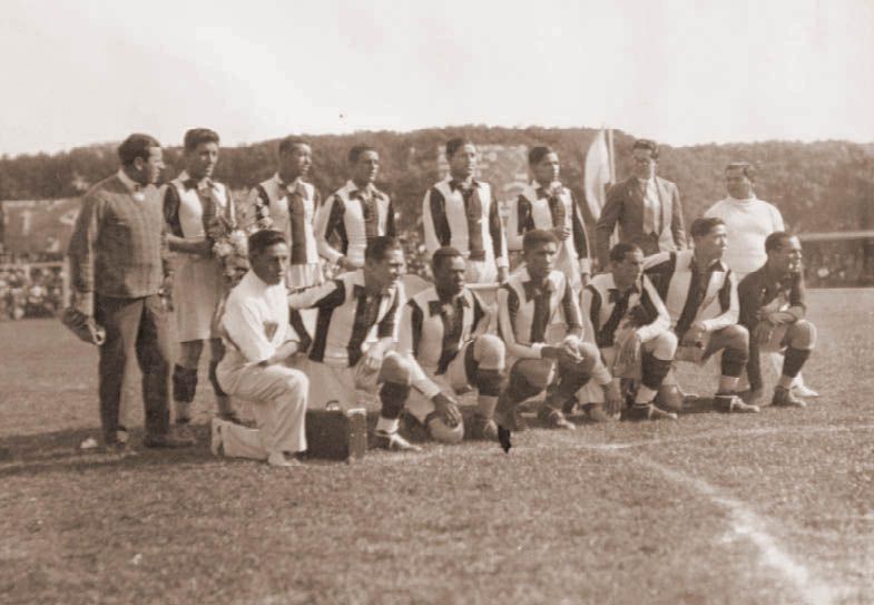 File:Peru football team 1927.jpg