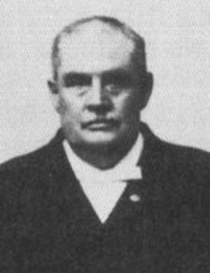 File:Peter Cushman Jones (November 1892).jpg