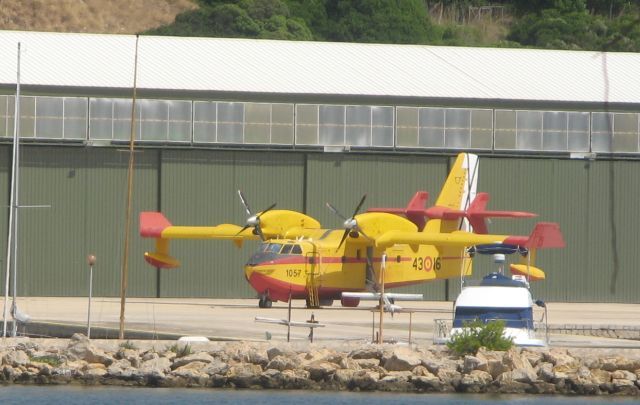 File:Port de Pollença Canadair CL-215.jpg