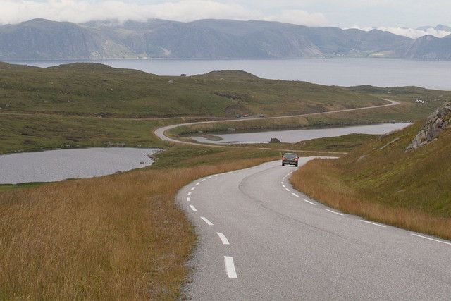 File:Road in Måløy.jpg