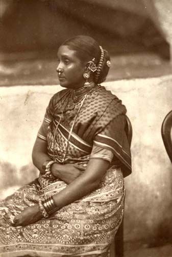 File:Tamil Sari.jpg