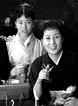 File:Yoshie and Yaeko Mizutani 1955.jpg