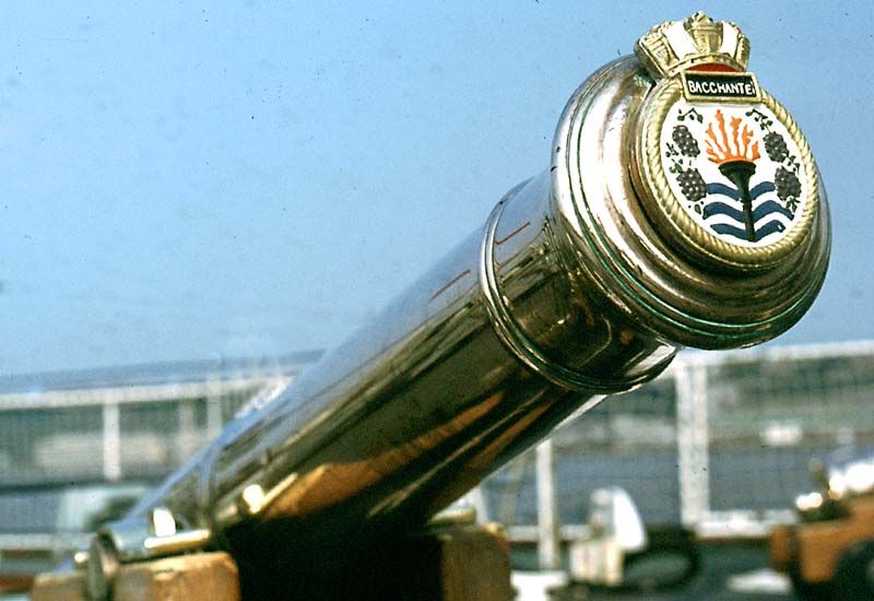 File:17 brass cannon July 76.jpg