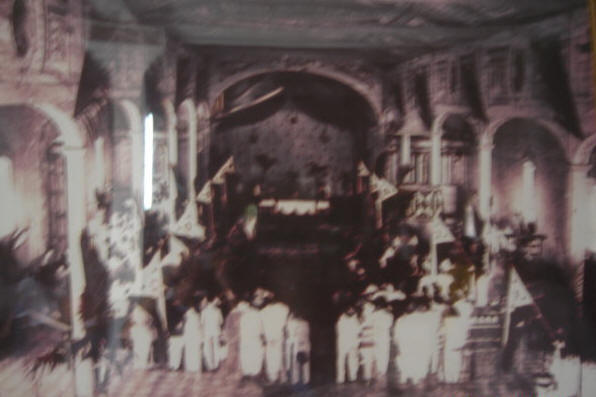 File:Barasoain Church Interior.png