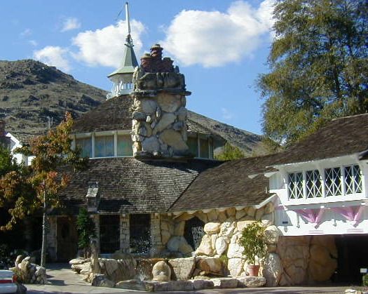 File:Madonna-inn-exterior-MCB (cropped).jpg