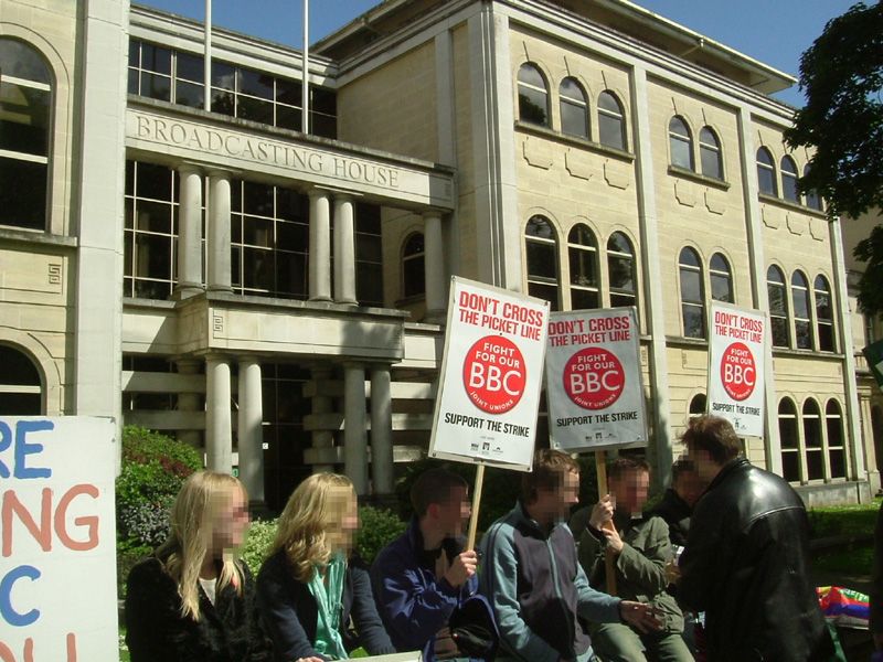 File:20050523 012 bristol bbc picket.jpg