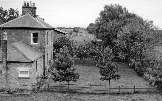 File:Bowness-on-Solway Station (converted) 1868182 c14d22bb.jpg