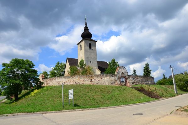 File:Erődített református templom.jpg